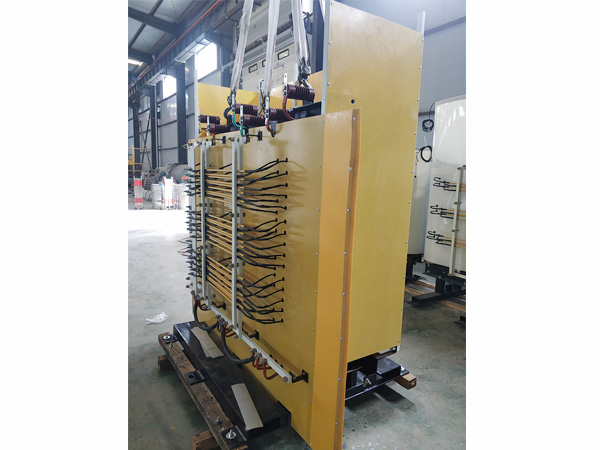 裝配于集裝箱內(nèi)的變頻變壓器